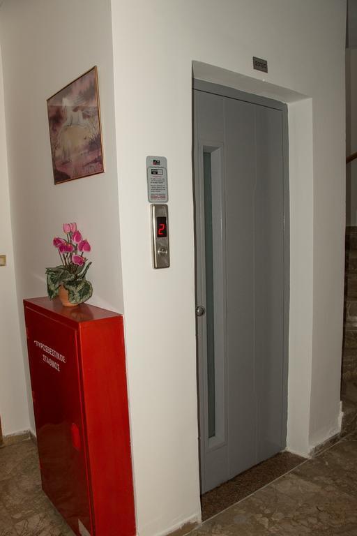 Matrona Apartments Poros Town Chambre photo