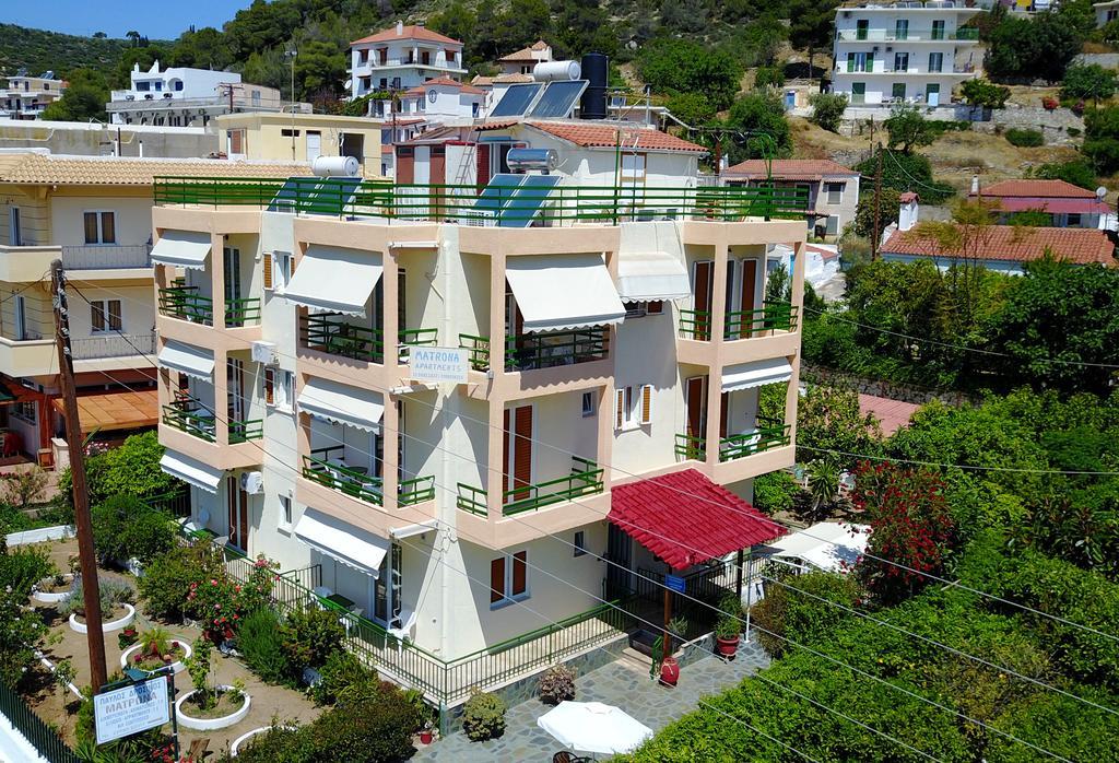 Matrona Apartments Poros Town Extérieur photo