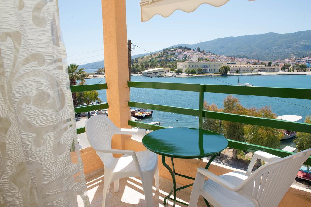 Matrona Apartments Poros Town Extérieur photo