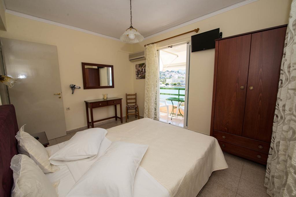 Matrona Apartments Poros Town Extérieur photo