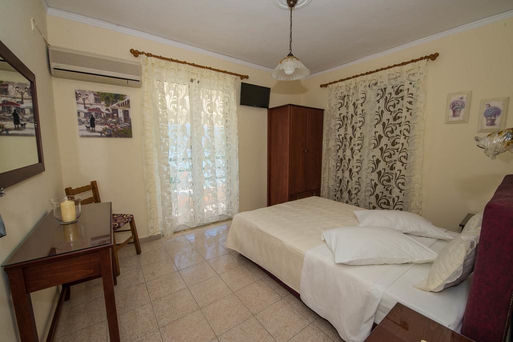 Matrona Apartments Poros Town Extérieur photo
